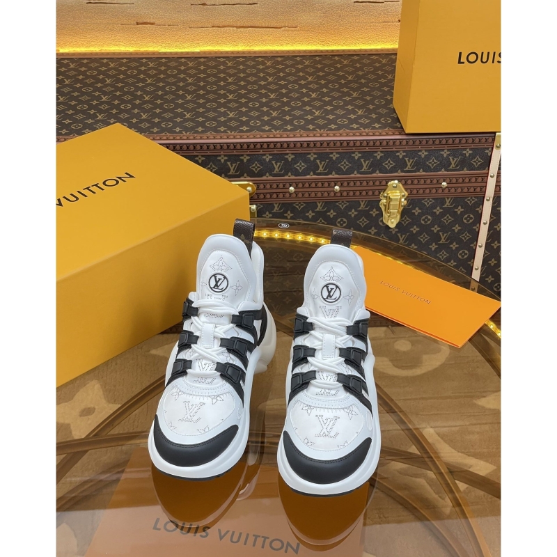 l**is V*t*n sneakers